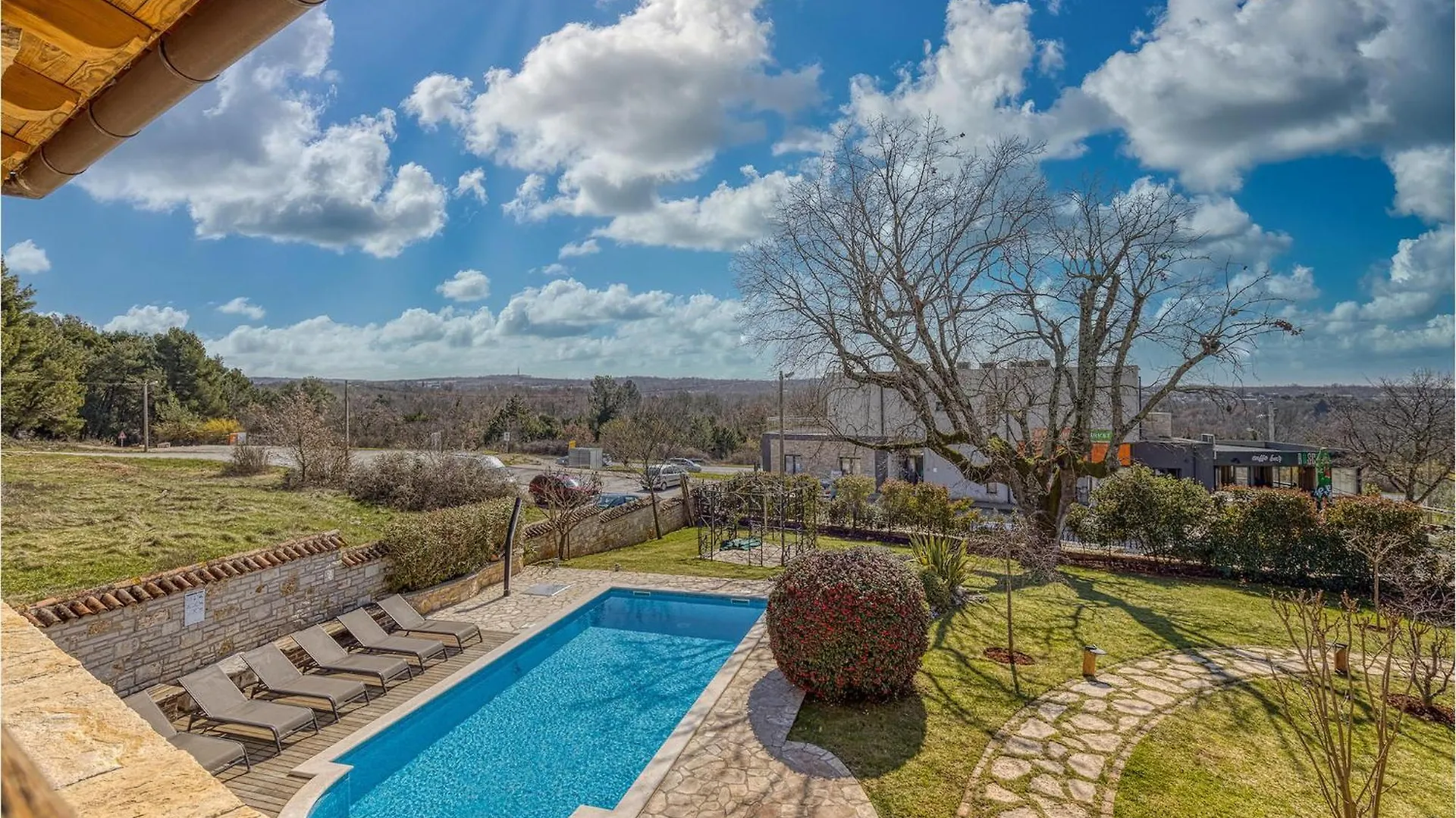 פורץ Villa Graziella